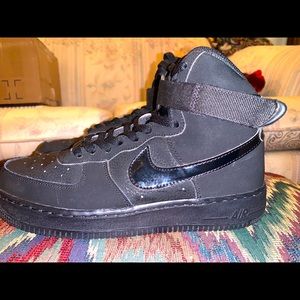 Air Force 1 high triple black
